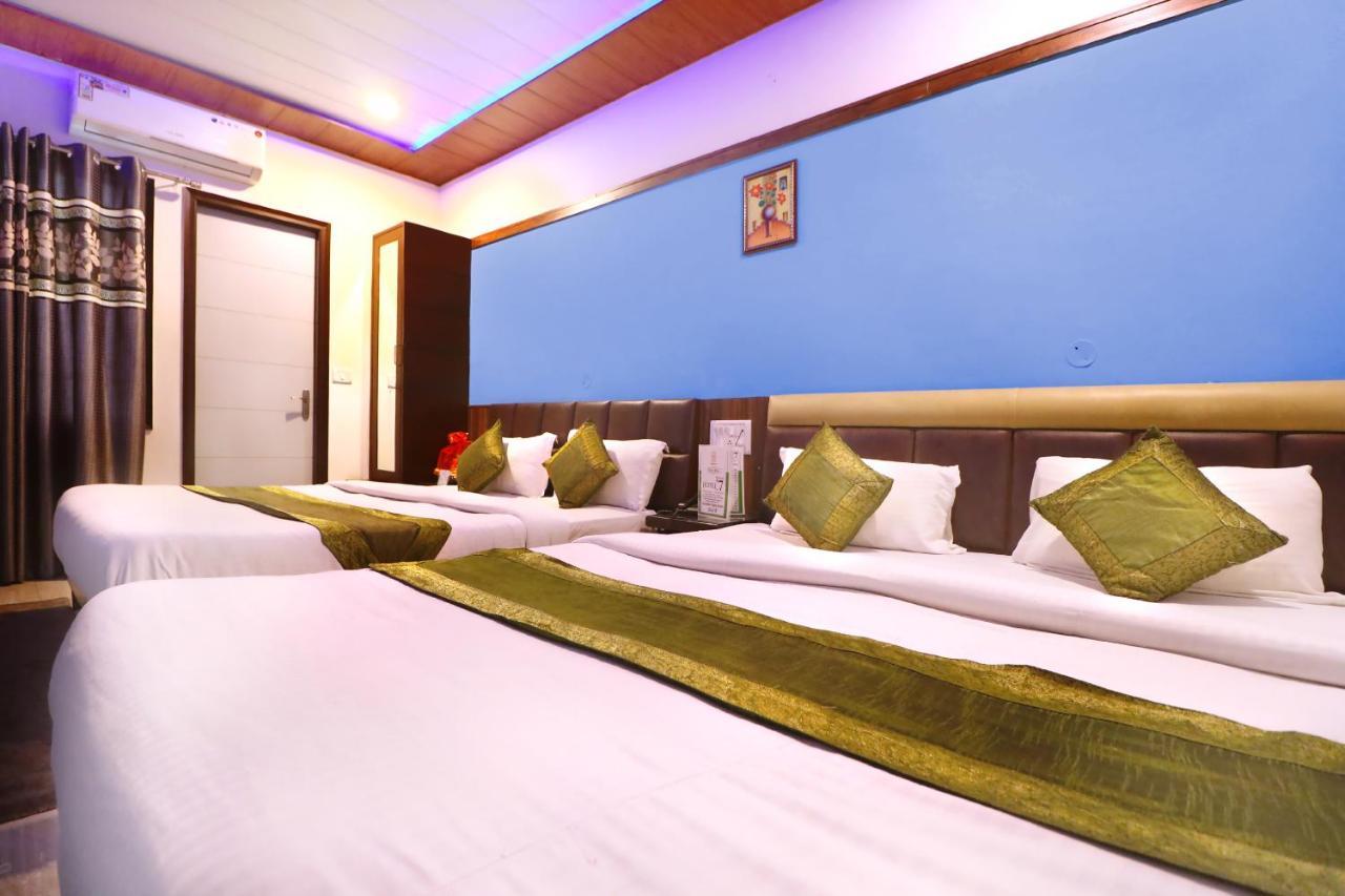 Hotel Seven- Center Of City Chandīgarh Eksteriør bilde