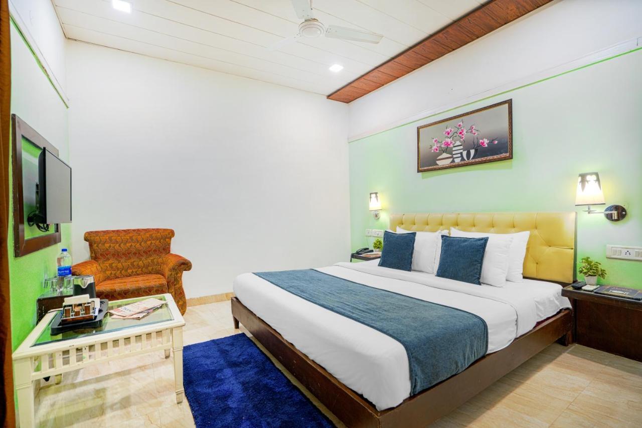 Hotel Seven- Center Of City Chandīgarh Eksteriør bilde