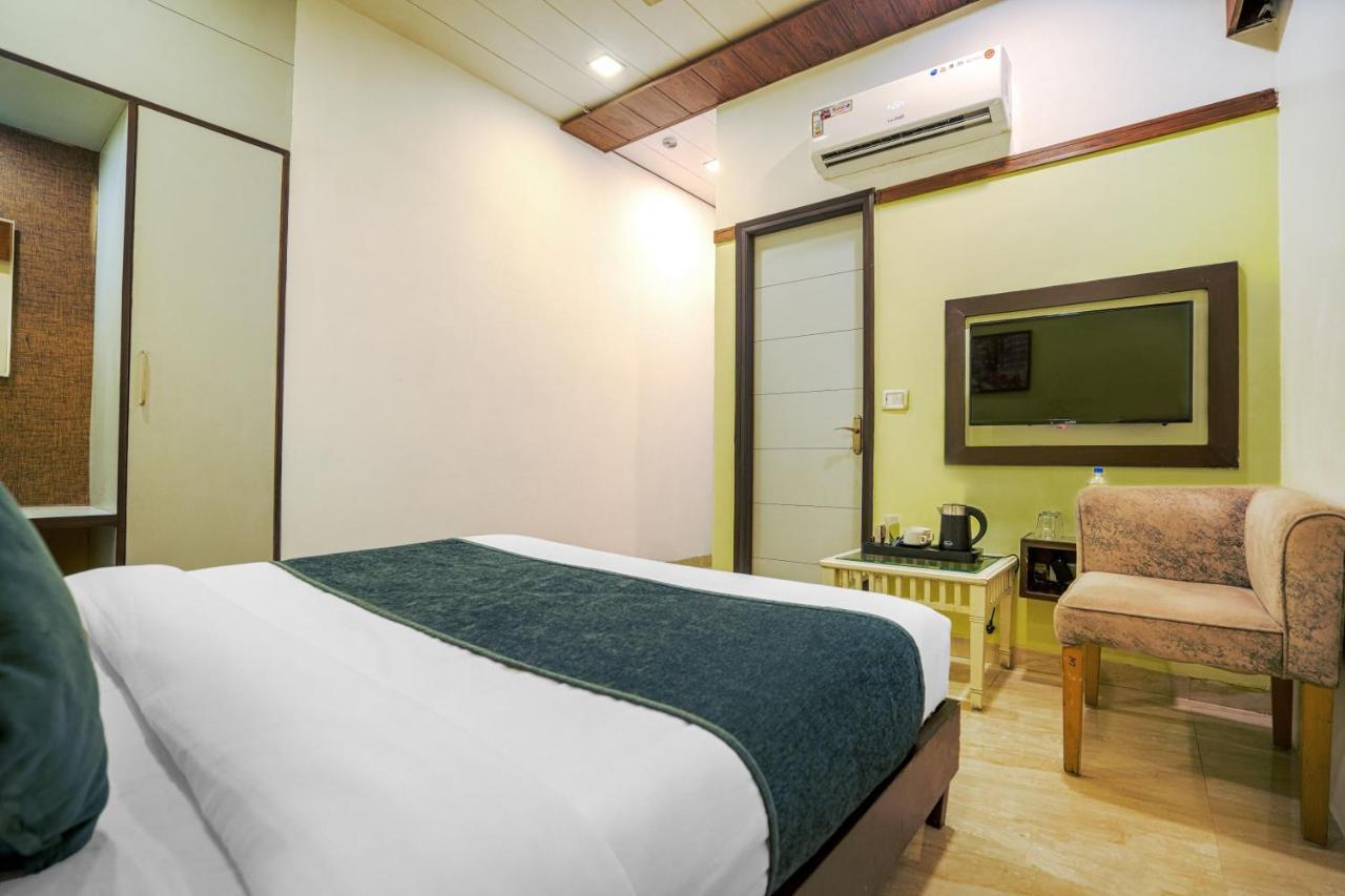 Hotel Seven- Center Of City Chandīgarh Eksteriør bilde