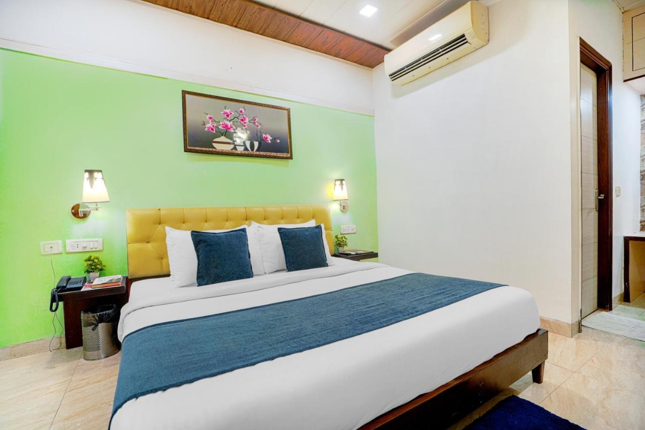 Hotel Seven- Center Of City Chandīgarh Eksteriør bilde
